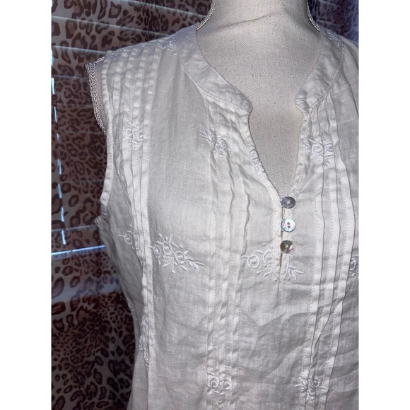 Women’s White Saint Tropez West Tank Top 🤍 - Picture 3 of 17